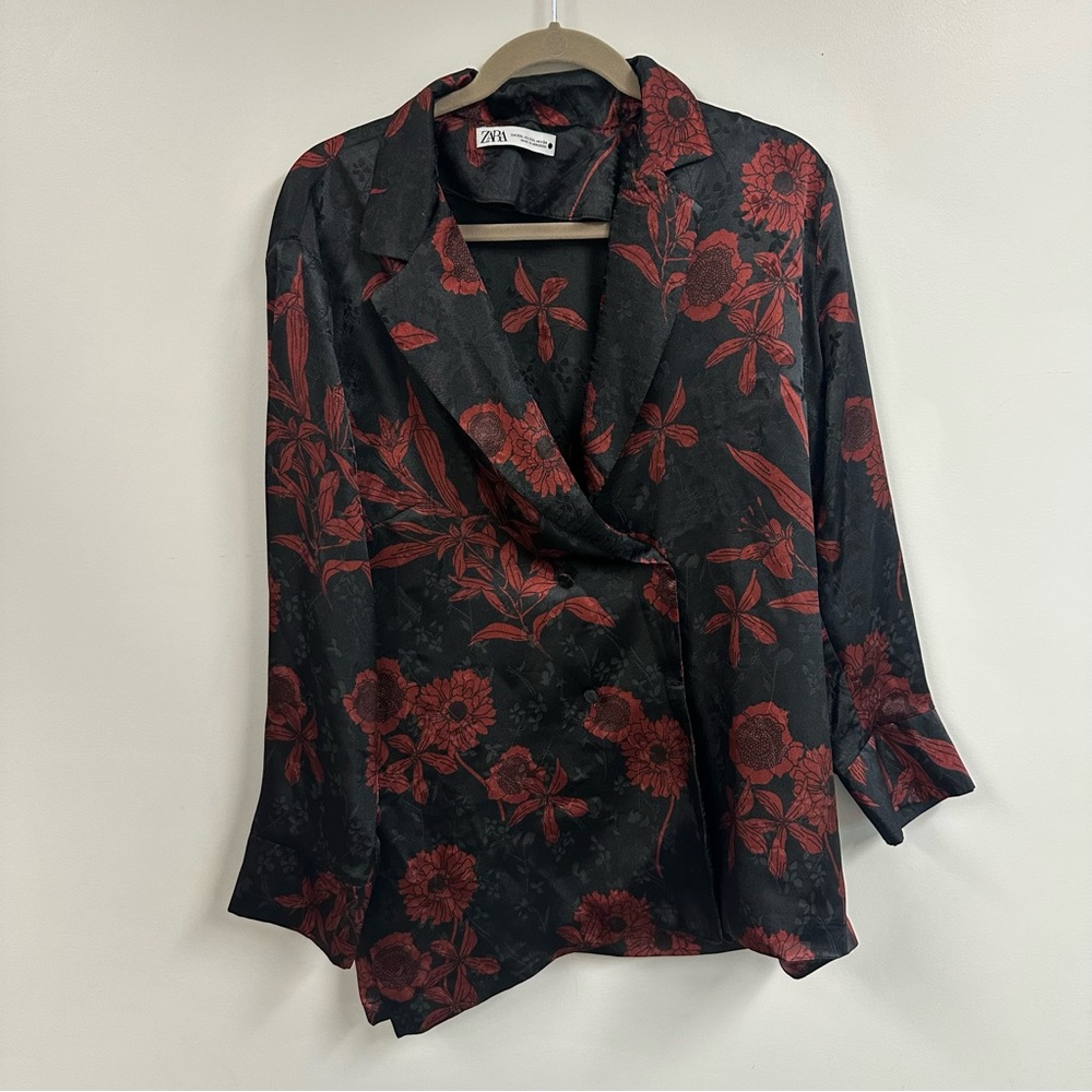 Zara Elegant Black and Red Patterned Jacket/Top